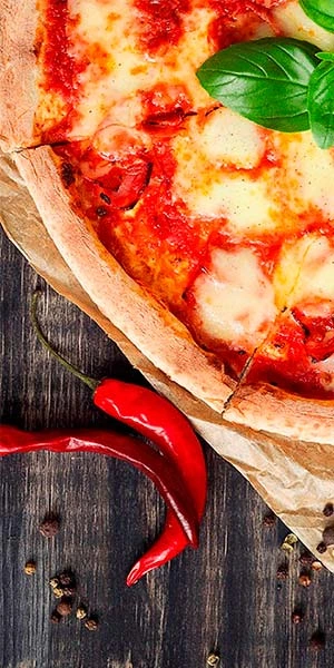 cheese and tomato pizza